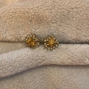 Vintage looking yellow stone earrings.